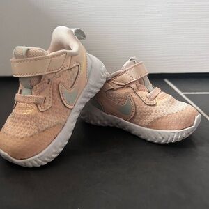 Nike Kids Peach and White Sneakers